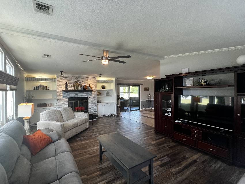 194 Fairway Circle a Winter Haven, FL Mobile or Manufactured Home for Sale